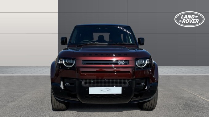 Land Rover Defender 5.0 P525 V8 90 Edition 3dr Auto Petrol Estate - Image 7